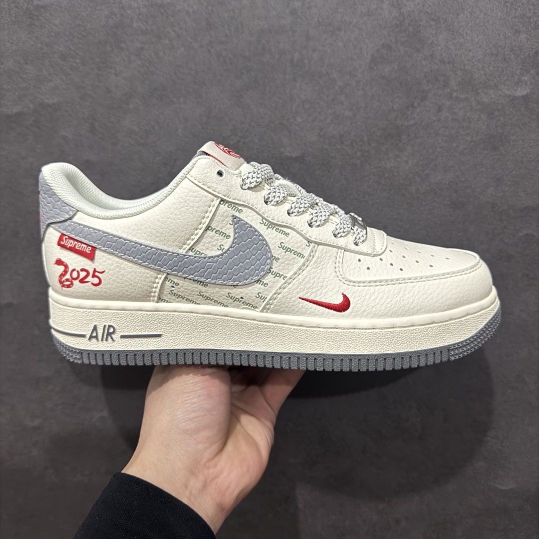 【定制版】Nk Air Force 1\’07 Low Sup联名蛇年限定 银蛇纹勾 空军一号低帮休闲板鞋 XS1958-503rn#原楦头原纸板 原装鞋盒 定制五金配件 内置全掌气垫 原厂鞋底 r 尺码：36 36.5 37.5 38 38.5 39 40 40.5 41 42 42.5 43 44 44.5 45  编码：HXS310320-莆田鞋批发中心