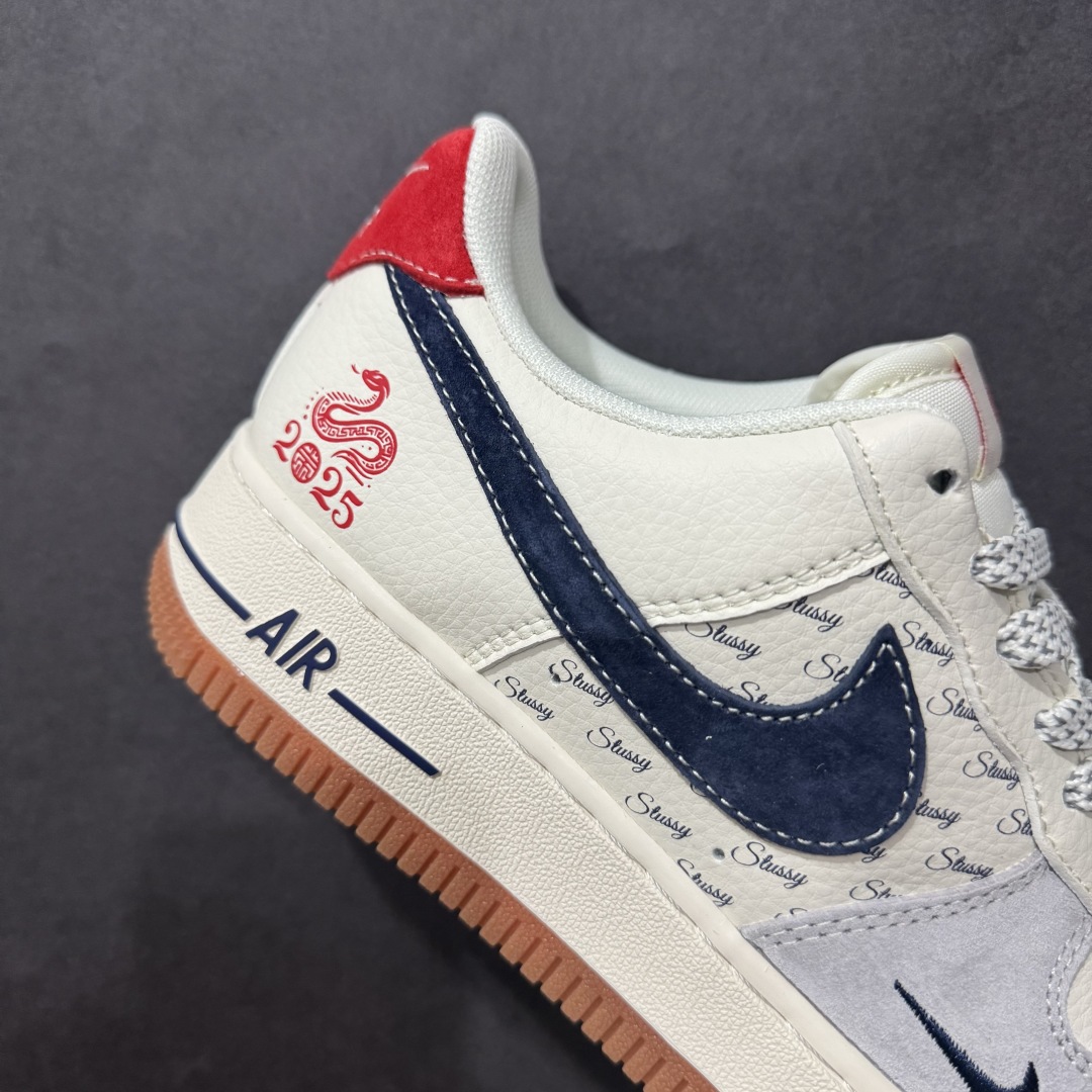 图片[6]-【定制版】Nk Air Force 1\’07 Low 斯图西联名蛇年限定 小红蛇 空军一号低帮休闲板鞋 XS1958-502rn原楦头原纸板 原装鞋盒 定制五金配件 内置全掌气垫 原厂鞋底 r 尺码：36 36.5 37.5 38 38.5 39 40 40.5 41 42 42.5 43 44 44.5 45  编码：HXS310320-莆田鞋批发中心