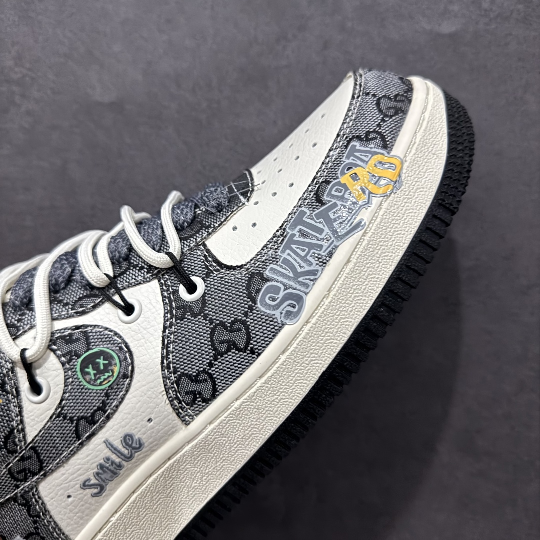 图片[5]-【定制版】Nk Air Force 1\’07 Low \”Hip hop Gucci Style\” 嘻哈古驰 空军一号低帮休闲板鞋 BD0077-555rn#古驰的设计一向以其奢华的材质、精致的工艺和大胆的创意著称。标志性的双 G 图案，仿佛是时尚界的神秘符号，当它与嘻哈风格相遇，便碰撞出了一场绚烂夺目的火花，共同书写着潮流的新篇章r 尺码：36 36.5 37.5 38 38.5 39 40 40.5 41 42 42.5 43 44 44.5 45  编码：HXS310320-莆田鞋批发中心