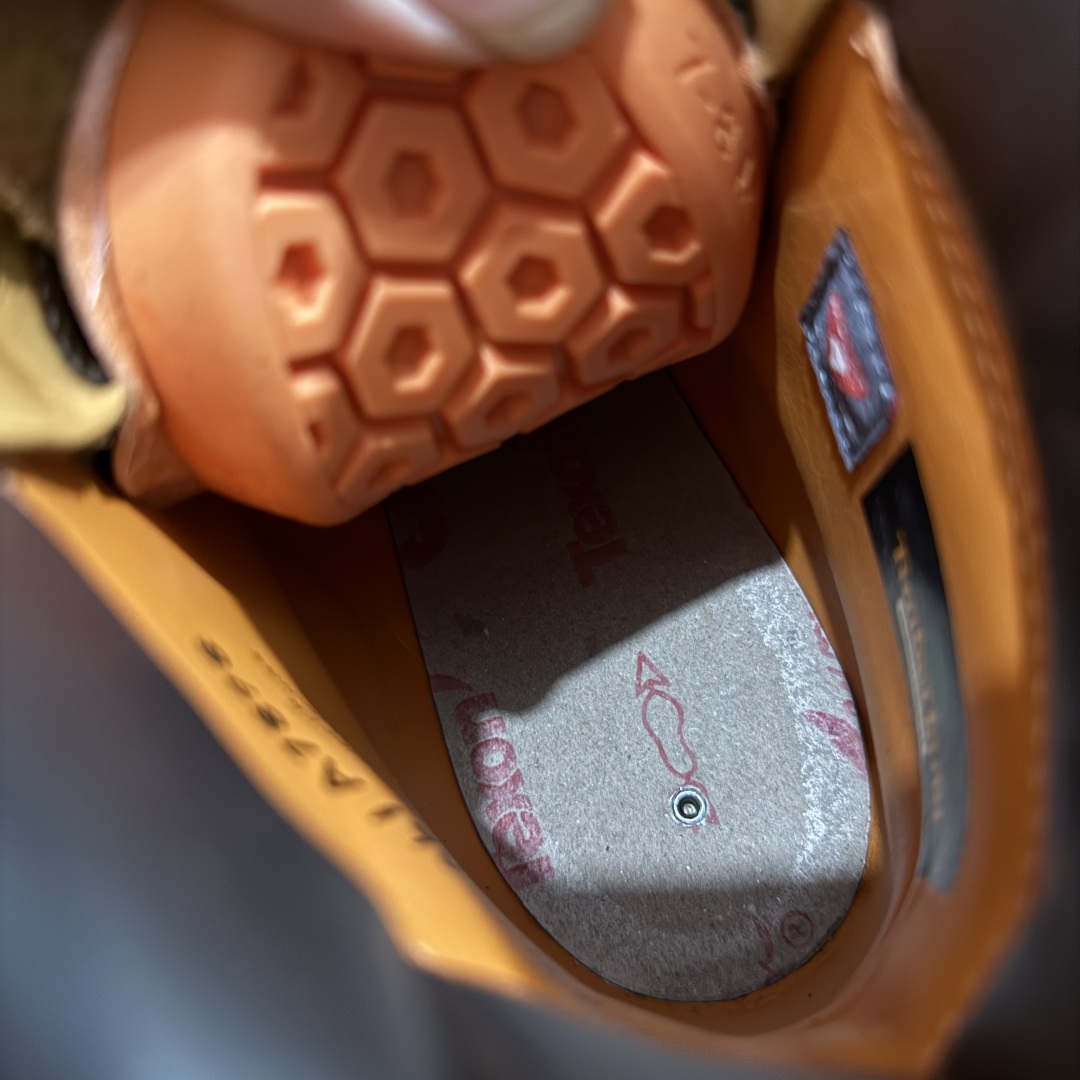 图片[9]-【XC纯原】新货出Timberland 天伯伦经典款大黄靴 七孔男码10061 六孔女码10361 经典再造 全新升级 原单防水皮料 注塑大底 原厂防伪标紫光灯可扫 最新工艺电脑车线 四线并齐 横折动态防泼水 正品一致全真皮领口/内里 抗疲劳减震蜂窝鞋垫 市场顶级原单版本 独家供应 尺码 35.5 36 37 37.5 38 38.5 39 39.5 40 41 41.5 42 43 43.5 44 45 女码正常男码偏大一码 同步官方-选品中心