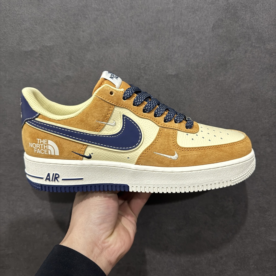 【定制版】Nike Air Force 1 Low 07 x The North Face 黄橙蓝三小钩满天星n原楦头原纸板 打造纯正低帮空军版型 专注外贸渠道 全掌内置蜂窝气垫原盒配件 原厂中底钢印、拉帮完美官方货号：DM6868 053 Size：36 36.5 37.5 38 38.5 39 40 40.5 41 42 42.5 43 44 44.5 45 编码：HXS310320-莆田鞋批发中心