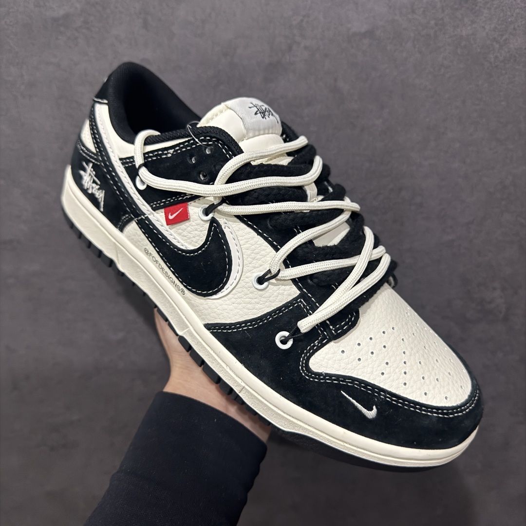 图片[3]-【定制版】Nike SB Dunk Low x Stussy 白黑小钩双钩绑带n纯原大厂出品 极力推荐n原装头层材料 独家版型蒸餾加工n帶來的是更好的视觉和脚感体验n大厂纯原品质出货 清洁度 电绣工艺皮料切割干净无任何毛边 细节完美 官方货号：YX5066 241 尺码：36 36.5 37.5 38 38.5 39 40 40.5 41 42 42.5 43 44 44.5 45  编码：HXS340360-莆田鞋批发中心