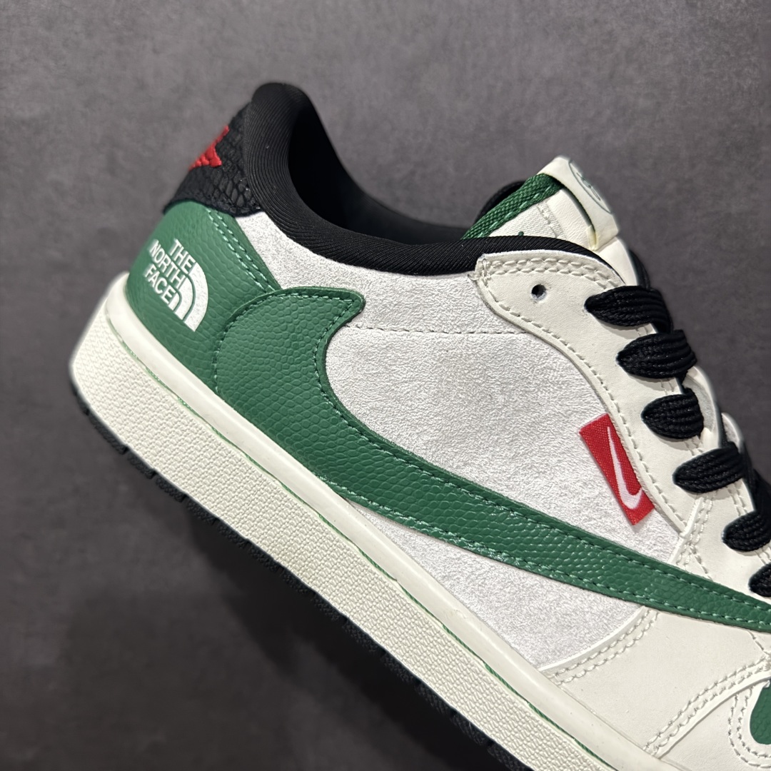 图片[6]-【定制版】Travis Scott x Fragment Design x Air Jordan 1 Low OG SP AJ1 乔1 北面联名 米白青蛇 低帮文化休闲板鞋rn#多方联名合作融合了Travis Scott 独特的音乐风格，藤原浩个性的设计风格以及Jordan品牌的经典元素 使其成为一双具有独特身份和价值的鞋子 清新而立体的外观加上联名标识更突出了其独特身份 这种配色方案显示出活力和时尚感 在视觉上引人注目  鞋身的质感和细腻的细节处理使其显得高端而格调十足  这款“倒钩”联名是设计与创意完美结合  融合多方的个性风格是一款备受瞩目的潮流鞋款r 货号：CH6336-021 尺码：36 36.5 37.5 38 38.5 39 40 40.5 41 42 42.5 43 44 44.5 45 编码：HXS340360-莆田鞋批发中心