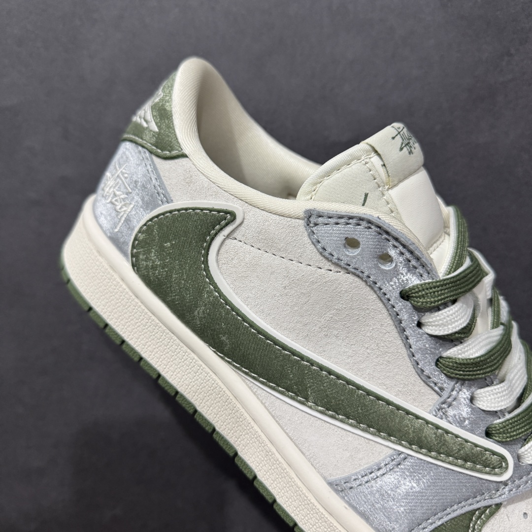 图片[6]-【定制版】Travis Scott x Fragment Design x Air Jordan 1 Low OG SP AJ1 乔1 斯图西联名 果绿喷砂 低帮文化休闲板鞋rn#多方联名合作融合了Travis Scott 独特的音乐风格，藤原浩个性的设计风格以及Jordan品牌的经典元素 使其成为一双具有独特身份和价值的鞋子 清新而立体的外观加上联名标识更突出了其独特身份 这种配色方案显示出活力和时尚感 在视觉上引人注目  鞋身的质感和细腻的细节处理使其显得高端而格调十足  这款“倒钩”联名是设计与创意完美结合  融合多方的个性风格是一款备受瞩目的潮流鞋款r 货号：DM9288-012 尺码：36 36.5 37.5 38 38.5 39 40 40.5 41 42 42.5 43 44 44.5 45 编码：HXS340360-莆田鞋批发中心