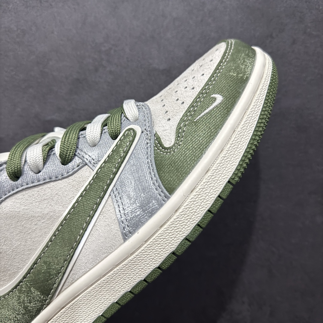 图片[5]-【定制版】Travis Scott x Fragment Design x Air Jordan 1 Low OG SP AJ1 乔1 斯图西联名 果绿喷砂 低帮文化休闲板鞋rn#多方联名合作融合了Travis Scott 独特的音乐风格，藤原浩个性的设计风格以及Jordan品牌的经典元素 使其成为一双具有独特身份和价值的鞋子 清新而立体的外观加上联名标识更突出了其独特身份 这种配色方案显示出活力和时尚感 在视觉上引人注目  鞋身的质感和细腻的细节处理使其显得高端而格调十足  这款“倒钩”联名是设计与创意完美结合  融合多方的个性风格是一款备受瞩目的潮流鞋款r 货号：DM9288-012 尺码：36 36.5 37.5 38 38.5 39 40 40.5 41 42 42.5 43 44 44.5 45 编码：HXS340360-莆田鞋批发中心