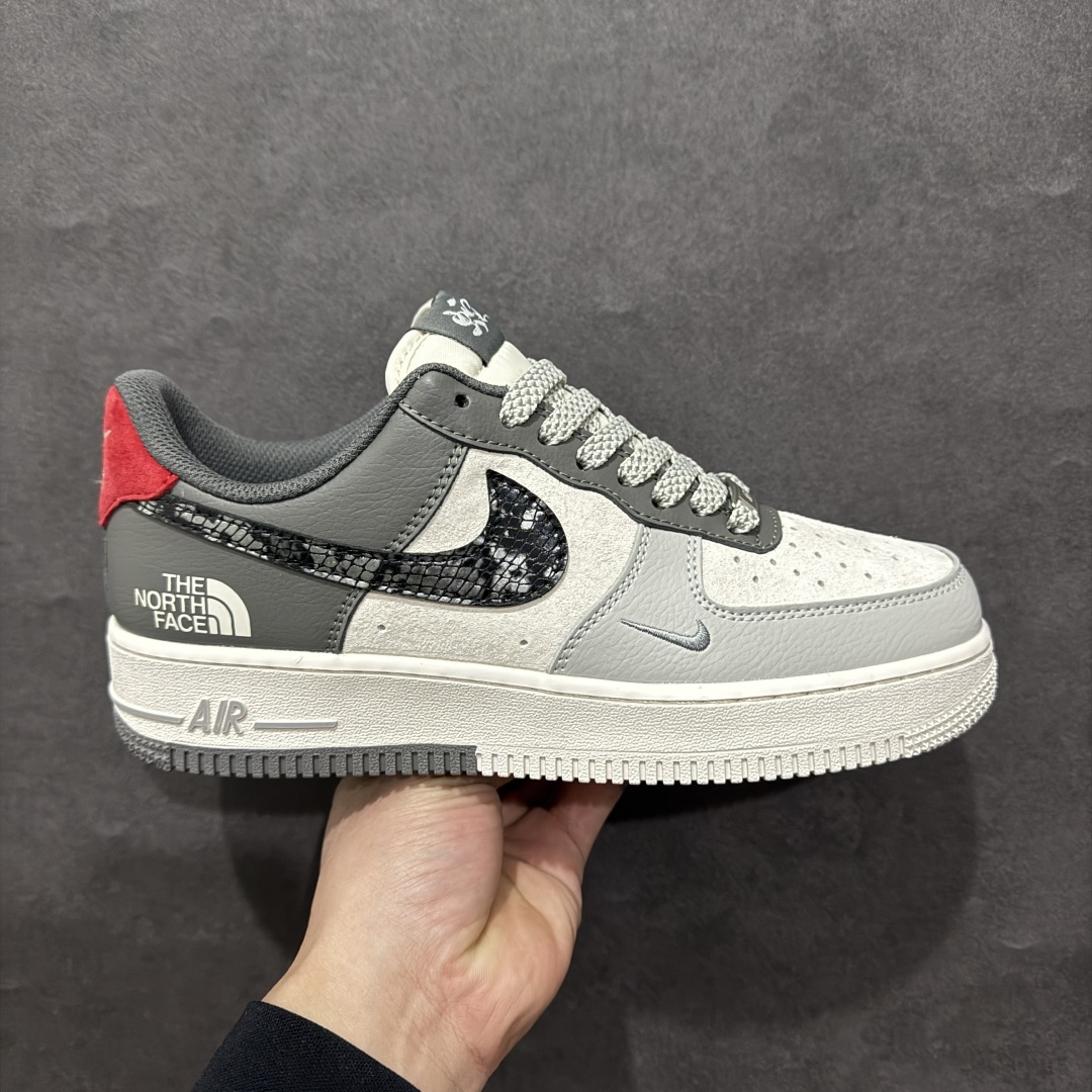 【定制版】Nike Air Force 1 Low 07 x The North Face 白灰黑小钩满天星n原楦头原纸板 打造纯正低帮空军版型 专注外贸渠道 全掌内置蜂窝气垫原盒配件 原厂中底钢印、拉帮完美官方货号：DM6868 052 Size：36 36.5 37.5 38 38.5 39 40 40.5 41 42 42.5 43 44 44.5 45 编码：HXS310320-莆田鞋批发中心