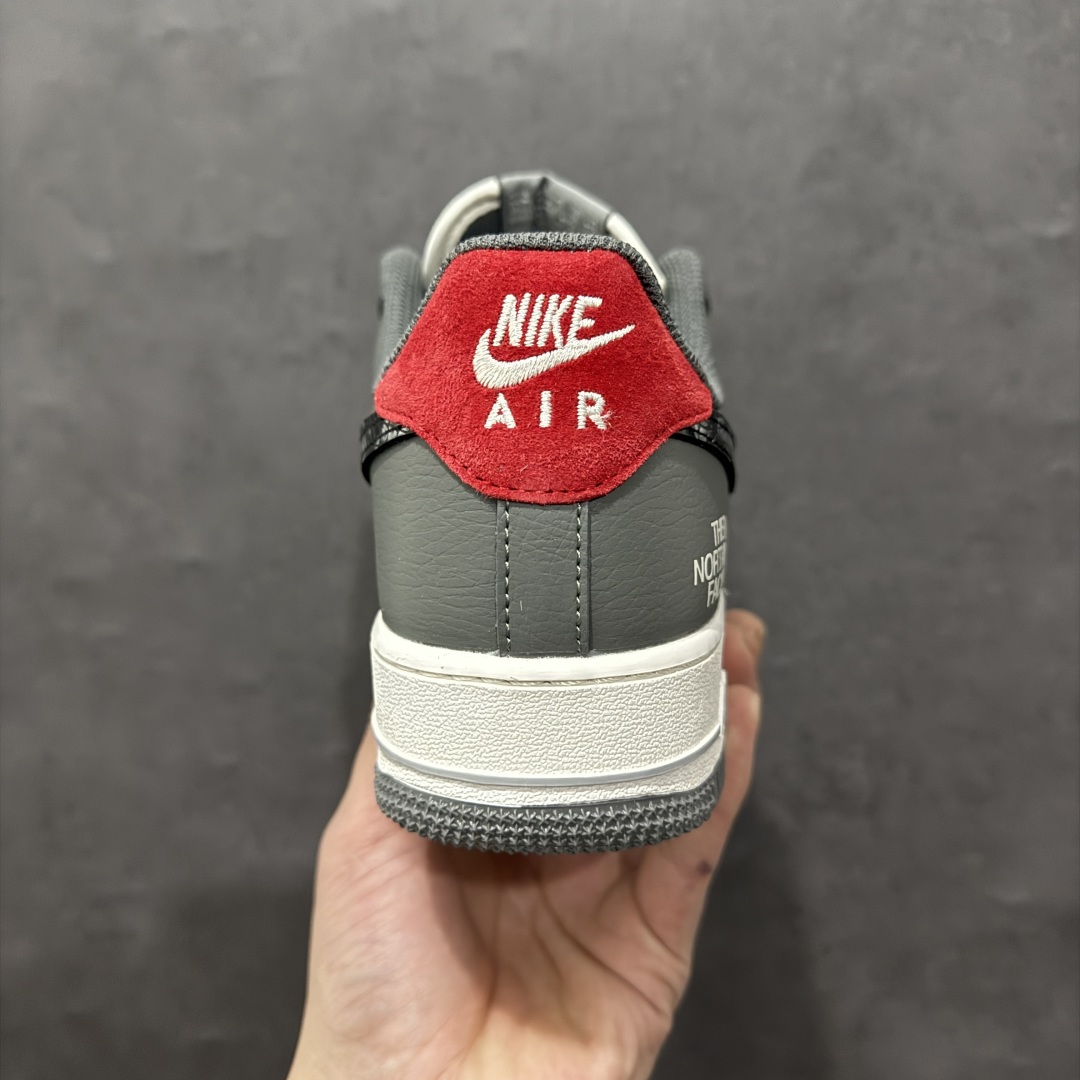 图片[4]-【定制版】Nike Air Force 1 Low 07 x The North Face 白灰黑小钩满天星n原楦头原纸板 打造纯正低帮空军版型 专注外贸渠道 全掌内置蜂窝气垫原盒配件 原厂中底钢印、拉帮完美官方货号：DM6868 052 Size：36 36.5 37.5 38 38.5 39 40 40.5 41 42 42.5 43 44 44.5 45 编码：HXS310320-莆田鞋批发中心