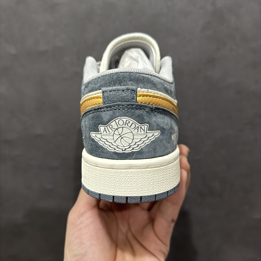 图片[4]-【定制版】Air Jordan 1 Low AJ1 乔1 北面联名 猪八金勾 高端定制 低帮复古篮球鞋rn#定制鞋盒 大厂纯原品质出货 超高清洁度 皮料切割干净无任何毛边 细节完美 r 货号：DM9188-015 尺码：36 36.5 37.5 38 38.5 39 40 40.5 41 42 42.5 43 44 44.5 45 编码：HXS340360-莆田鞋批发中心