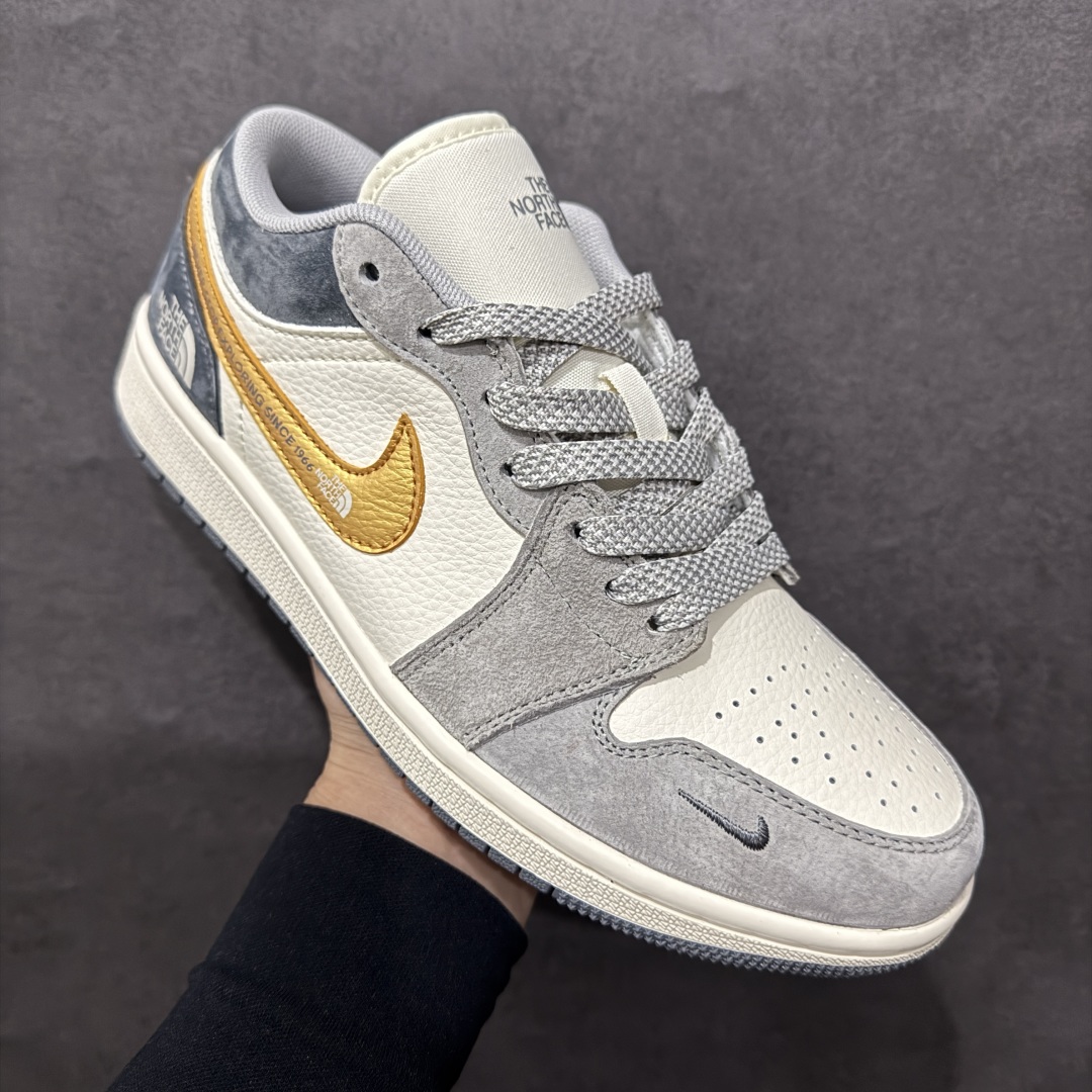 图片[3]-【定制版】Air Jordan 1 Low AJ1 乔1 北面联名 猪八金勾 高端定制 低帮复古篮球鞋rn#定制鞋盒 大厂纯原品质出货 超高清洁度 皮料切割干净无任何毛边 细节完美 r 货号：DM9188-015 尺码：36 36.5 37.5 38 38.5 39 40 40.5 41 42 42.5 43 44 44.5 45 编码：HXS340360-莆田鞋批发中心