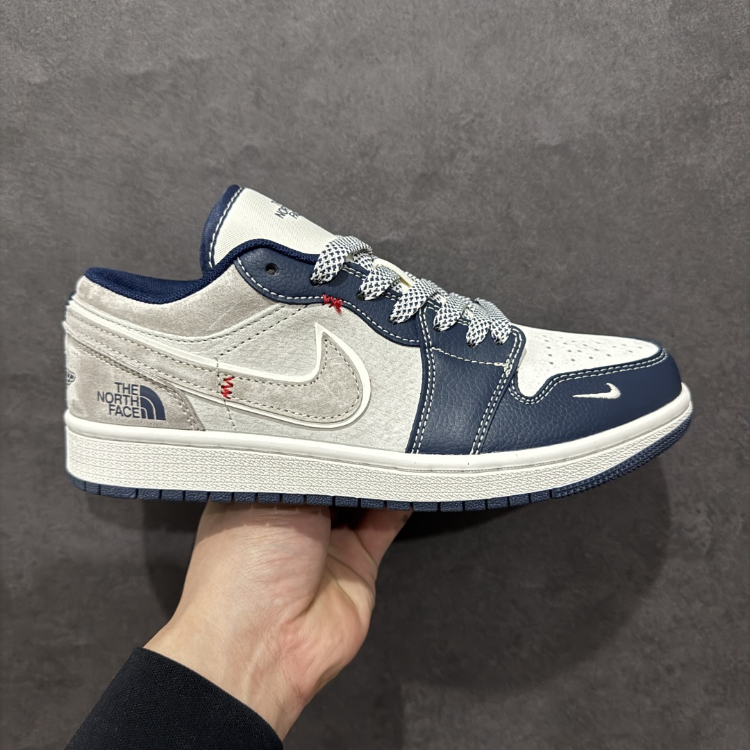 【定制版】Air Jordan 1 Low AJ1 乔1 北面联名 蓝白灰猪八 高端定制 低帮复古篮球鞋rn#定制鞋盒 大厂纯原品质出货 超高清洁度 皮料切割干净无任何毛边 细节完美货号：DM9188-016r 尺码：36 36.5 37.5 38 38.5 39 40 40.5 41 42 42.5 43 44 44.5 45 编码：HXS340360-莆田鞋批发中心