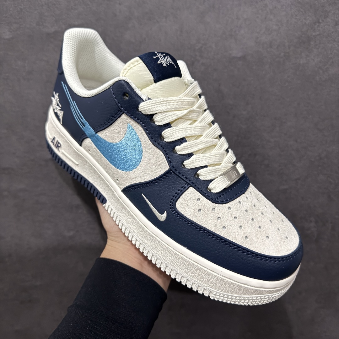 图片[3]-【定制版】Nike Air Force 1 Low 07 x Stussy 白蓝刺绣钩n原楦头原纸板 打造纯正低帮空军版型 专注外贸渠道 全掌内置蜂窝气垫原盒配件 原厂中底钢印、拉帮完美官方货号：DM6688 021 Size：36 36.5 37.5 38 38.5 39 40 40.5 41 42 42.5 43 44 44.5 45 编码：HXS310320-莆田鞋批发中心