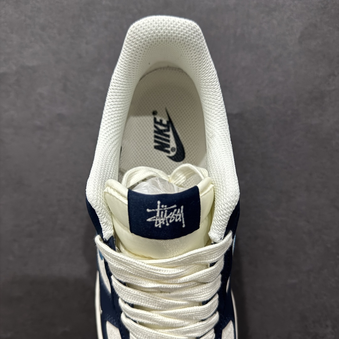 图片[7]-【定制版】Nike Air Force 1 Low 07 x Stussy 白蓝刺绣钩n原楦头原纸板 打造纯正低帮空军版型 专注外贸渠道 全掌内置蜂窝气垫原盒配件 原厂中底钢印、拉帮完美官方货号：DM6688 021 Size：36 36.5 37.5 38 38.5 39 40 40.5 41 42 42.5 43 44 44.5 45 编码：HXS310320-莆田鞋批发中心