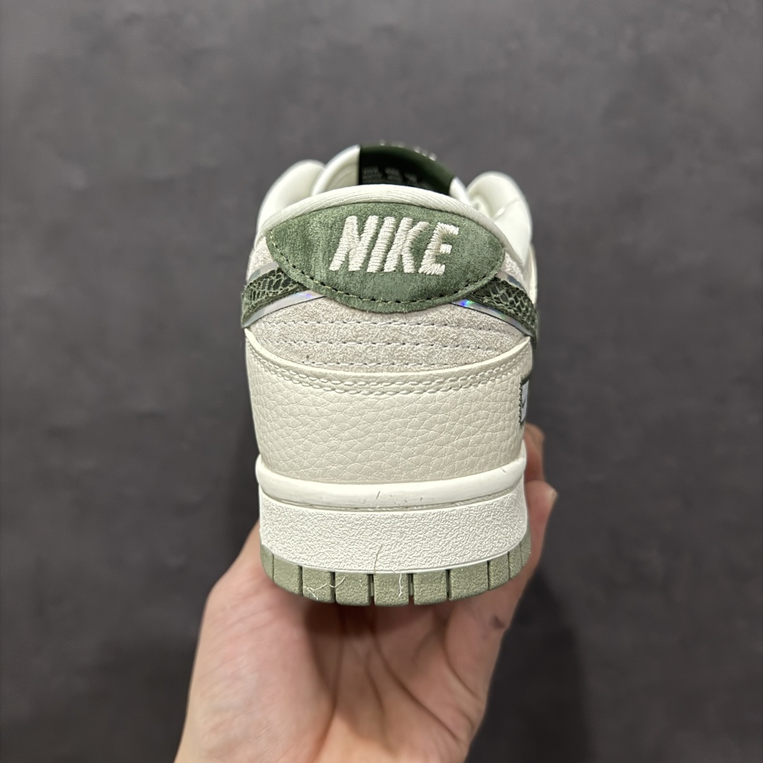 图片[4]-【定制版】Nk SB Dunk Low 北面蛇年系列 猪八绿勾 周年高端定制 低帮休闲板鞋rn#定制鞋盒 大厂纯原品质出货 超高清洁度 皮料切割干净无任何毛边 细节完美货号：KK1333-025r 尺码：36 36.5 37.5 38 38.5 39 40 40.5 41 42 42.5 43 44 44.5 45  编码：HXS在“340360-莆田鞋批发中心