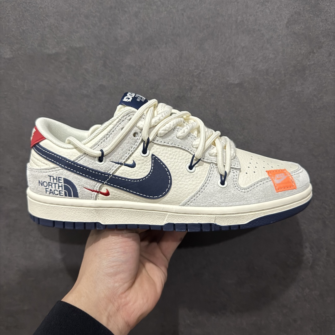 【定制版】Nk SB Dunk Low 北面联名 猪八贴布藏蓝勾 周年高端定制 低帮休闲板鞋rn#定制鞋盒 大厂纯原品质出货 超高清洁度 皮料切割干净无任何毛边 细节完美货号：YX5066-255r 尺码：36 36.5 37.5 38 38.5 39 40 40.5 41 42 42.5 43 44 44.5 45  编码：HXS340360-莆田鞋批发中心