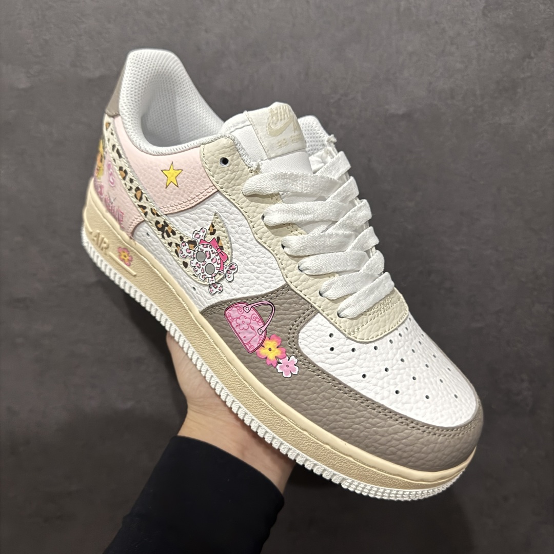 图片[3]-【定制版】Nike Air Force 1 Low 07 白粉棕涂鸦n原楦头原纸板 打造纯正低帮空军版型 专注外贸渠道 全掌内置蜂窝气垫原盒配件 原厂中底钢印、拉帮完美官方货号：TY0103 222 Size：36 36.5 37.5 38 38.5 39 40 40.5 41 42 42.5 43 44 44.5 45 编码：HXS310320-莆田鞋批发中心