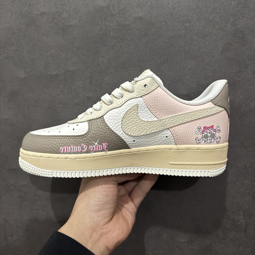 图片[2]-【定制版】Nike Air Force 1 Low 07 白粉棕涂鸦n原楦头原纸板 打造纯正低帮空军版型 专注外贸渠道 全掌内置蜂窝气垫原盒配件 原厂中底钢印、拉帮完美官方货号：TY0103 222 Size：36 36.5 37.5 38 38.5 39 40 40.5 41 42 42.5 43 44 44.5 45 编码：HXS310320-莆田鞋批发中心