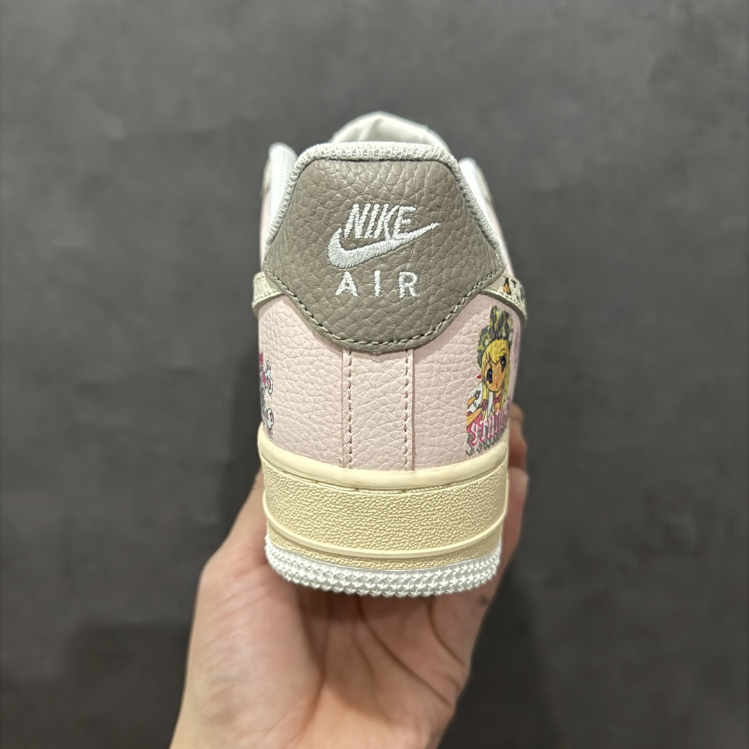 图片[4]-【定制版】Nike Air Force 1 Low 07 白粉棕涂鸦n原楦头原纸板 打造纯正低帮空军版型 专注外贸渠道 全掌内置蜂窝气垫原盒配件 原厂中底钢印、拉帮完美官方货号：TY0103 222 Size：36 36.5 37.5 38 38.5 39 40 40.5 41 42 42.5 43 44 44.5 45 编码：HXS310320-莆田鞋批发中心