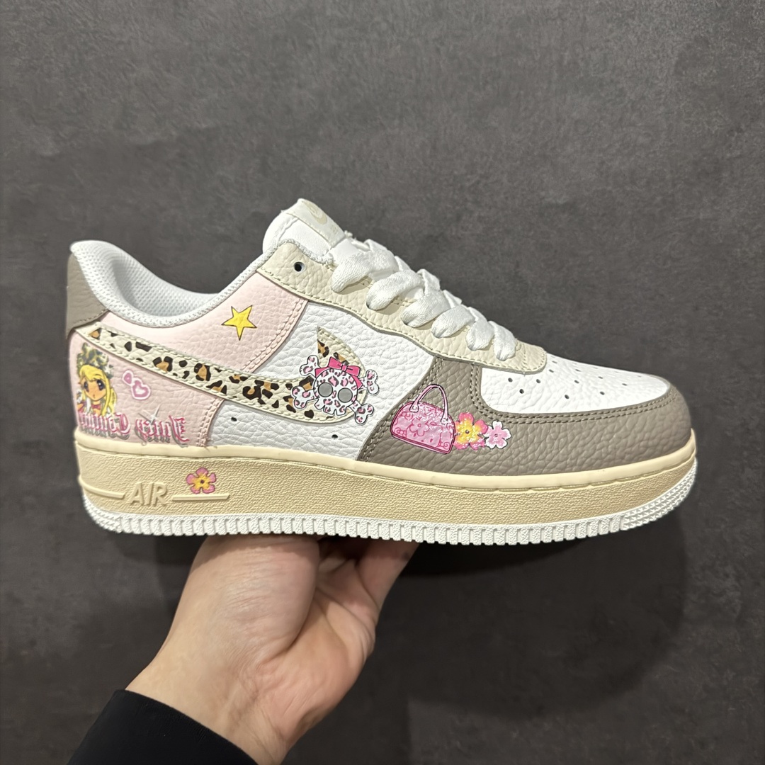 【定制版】Nike Air Force 1 Low 07 白粉棕涂鸦n原楦头原纸板 打造纯正低帮空军版型 专注外贸渠道 全掌内置蜂窝气垫原盒配件 原厂中底钢印、拉帮完美官方货号：TY0103 222 Size：36 36.5 37.5 38 38.5 39 40 40.5 41 42 42.5 43 44 44.5 45 编码：HXS310320-莆田鞋批发中心