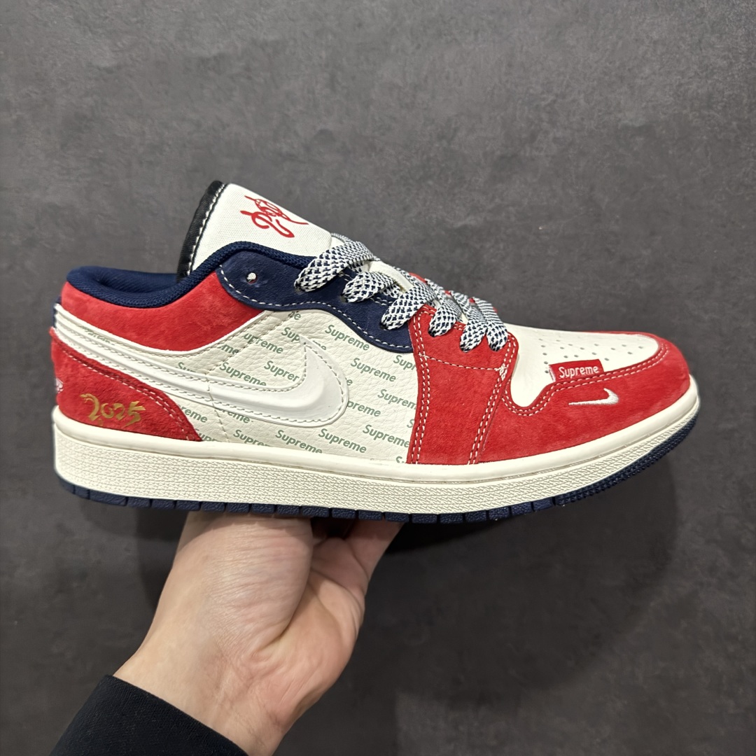 【定制版】Air Jordan 1 Retro Low x The North Face 蛇年限定 白红蓝小钩满天星n官方同步新色 原装级产物n拒绝公底 立体鞋型 细节完美 高清洁度购置公司同步原材料 原汁原味 忠于原版 货号：XS6086 013n码数：36 36.5 37.5 38 38.5 39 40 40.5 41 42 42.5 43 44 44.5 45 编码：CC300320-莆田鞋批发中心