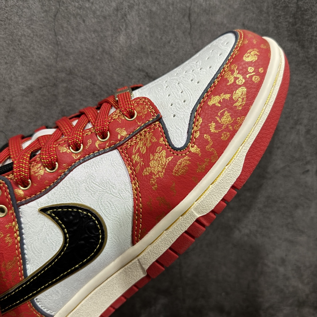 图片[6]-【YC纯原版】NK Dunk Low CNY 新春限定 RW1220-005 定制系列天花板 无原鞋不开发 全系列得物原鞋一比一校对开发 配色持续更新中 终端对接 优势输出 全套原厂楦头原纸板数据档案倾力打造 原汁原味莞产 极致还原 圈内最强针车工艺 高端零售指定版 广东原厂配套原盒原标 鞋盒分三个尺码段 原厂冲刀 超高清洁度 全鞋零毛边皮料切割 采用原厂百宏鞋带以及原厂百宏织唛舌标 内标可供原厂几率过验 进口原装条纹中底布 四线拉帮白色点胶 原厂拉帮手法遵循公司 原厂电绣 极致还原SIZE：36 36.5 37.5 38 38.5 39 40 40.5 41 42 42.5 43 44 44.5 45 46 编码：HXS340360-莆田鞋批发中心