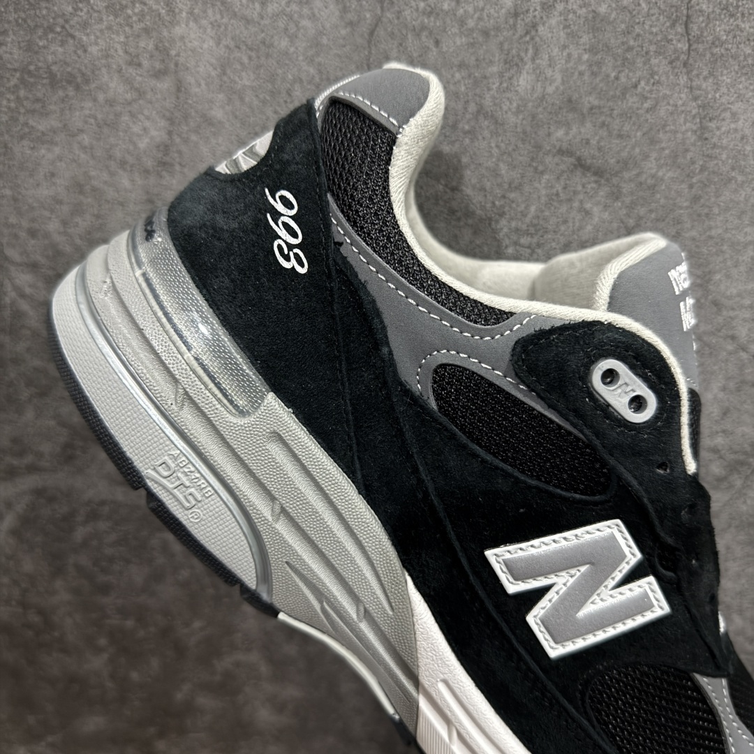 图片[7]-【总裁版】New Balance MR993BK 新百伦NB993总统复古慢跑鞋 黑色nn正确3M反光细节 原楦原纸版开发 正确6层组合底模精密开发 后跟透明TPU水晶装饰条稳固 沿用了引以为傲的跑鞋手工技艺 采用猪皮绒面并包裹局部透气网面的鞋身设计 菱网鞋舌上刻有New Balance USA 鞋面依旧身着经典的大热之灰 彰显了其高端的品质身份  尺码：36-46.5 编码：MK330360-莆田鞋批发中心