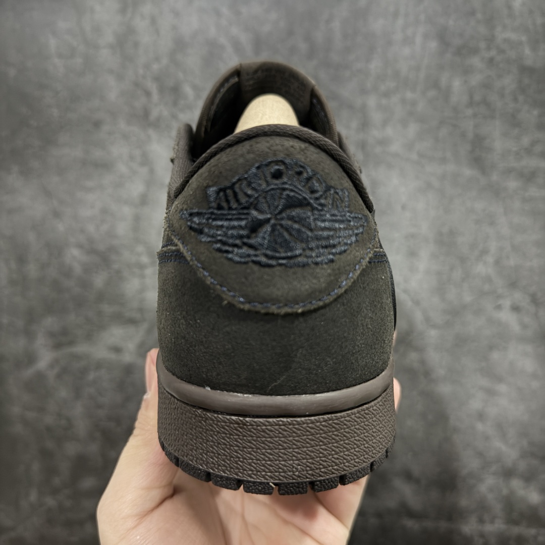 图片[4]-【XC2.0版本】Travis Scott x Air Jordan AJ1 Low OG SP TS联名 黑棕倒钩低帮 DM7866-202n知名大厂出品 纯原第一梯队版本产品品控稳定性领先行业 各方面均可对飙市面通货版nSZ原厂全套原楦原纸板冲刀磨具开发 原厂皮料加持原厂港宝加持定型后跟R度完美 同源原厂电绣 鬼脸飞翼针数密度立体效果一致 百分百一致原鞋 原厂拉帮工艺 针距密度一致 后跟弧度收口自然不对折 极致一眼正品既视感 进口玻璃冲刀皮料裁剪零毛边 全鞋电脑针车工艺 品控清洁度最高QC检验标准 免检产品 原厂订购鞋盒、鞋标、防尘纸、鞋撑、鞋带 追求极致的原厂味道SIZE：36-47.5 编码：XC390420-莆田鞋批发中心