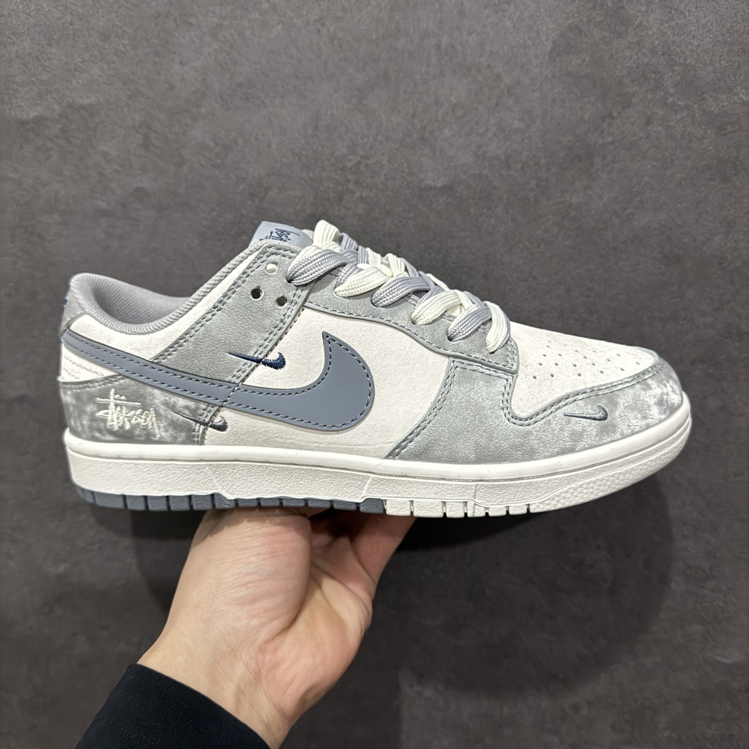 【定制版】Nk SB Dunk Low 斯图西联名 扎染灰勾 周年高端定制 低帮休闲板鞋rn#定制鞋盒 大厂纯原品质出货 超高清洁度 皮料切割干净无任何毛边 细节完美 r 货号：DM6868-037 尺码：36 36.5 37.5 38 38.5 39 40 40.5 41 42 42.5 43 44 44.5 45  编码：HXS340360-莆田鞋批发中心