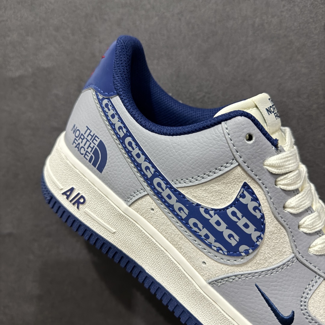 图片[6]-【定制版】海外限量发售NIke Air Force 1 \’07 Low “北面联名–CDG蓝双勾”空军一号 低帮 运动鞋 休闲鞋 折边针车 工艺难度大 原楦头原纸板 原装鞋盒 定制五金配件 内置全掌气垫 原厂鞋底货号：DM6688-019 Size：36 36.5 37.5 38 38.5 39 40 40.5 41 42 42.5 43 44 44.5 45 编码：HXS310320-莆田鞋批发中心