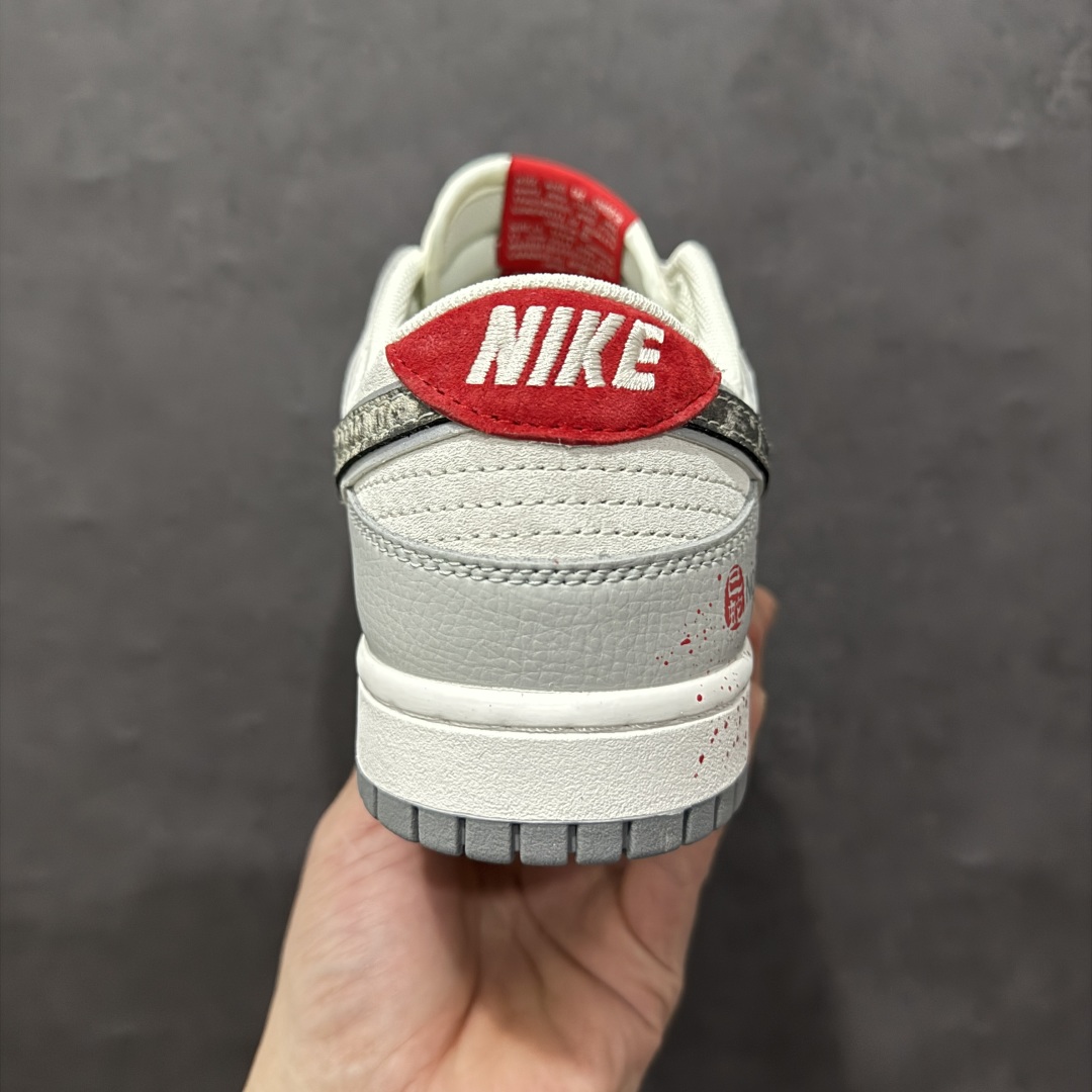 图片[4]-【定制版】Nk SB Dunk Low 北面蛇年联名 猪八蛇鳞勾 周年高端定制 低帮休闲板鞋rn#定制鞋盒 大厂纯原品质出货 超高清洁度 皮料切割干净无任何毛边 细节完美 r 货号：DM6868-038 尺码：36 36.5 37.5 38 38.5 39 40 40.5 41 42 42.5 43 44 44.5 45 编码：HXS340360-莆田鞋批发中心