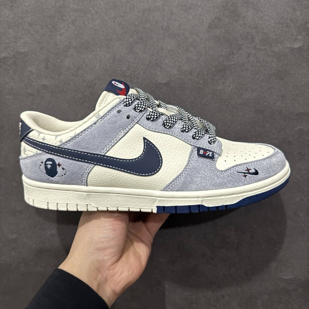 【定制版】Nk SB Dunk Low Bape联名 浅蓝双色 周年高端定制 低帮休闲板鞋rn#定制鞋盒 大厂纯原品质出货 超高清洁度 皮料切割干净无任何毛边 细节完美 rn 货号： DJ2024-103 尺码：36 36.5 37.5 38 38.5 39 40 40.5 41 42 42.5 43 44 44.5 45  编码：HXS340360-莆田鞋批发中心