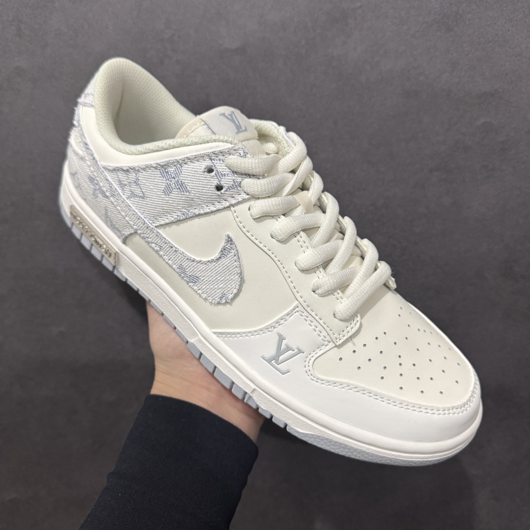 图片[3]-【定制版】Nk SB Dunk Low LV联名-紫色牛仔米白紫勾 周年高端定制 低帮休闲板鞋rn#定制鞋盒 大厂纯原品质出货 超高清洁度 皮料切割干净无任何毛边 细节完美 r 货号：DJ2024-010 尺码：36 36.5 37.5 38 38.5 39 40 40.5 41 42 42.5 43 44 44.5 45  编码：HXS260280-莆田鞋批发中心