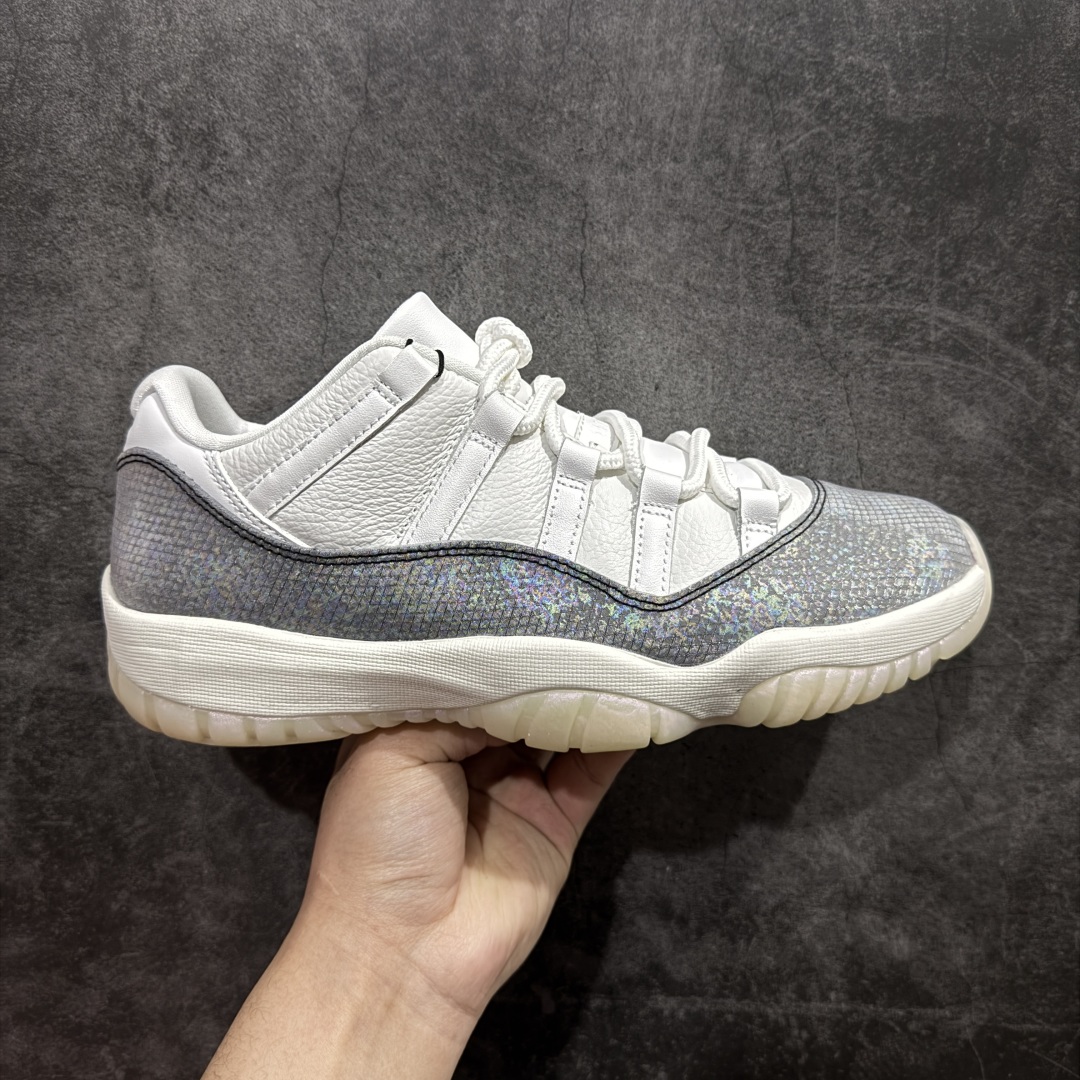 【外贸纯原】Air Jordan 11 Low AJ11乔11 \” CNY\” 蛇年彩喷限定 撕撕乐 男子文化篮球鞋 HQ7000-001n专业AJ外贸大厂出品 纯原质感进口头层皮料 中底拉帮线整体清洁度等各方面细节完全一键转发碾压市面诸多嘴炮\”纯原\” 尺码：40 40.5 41 42 42.5 43 44 44.5 45 46 47.5编号：X103800420-莆田鞋批发中心