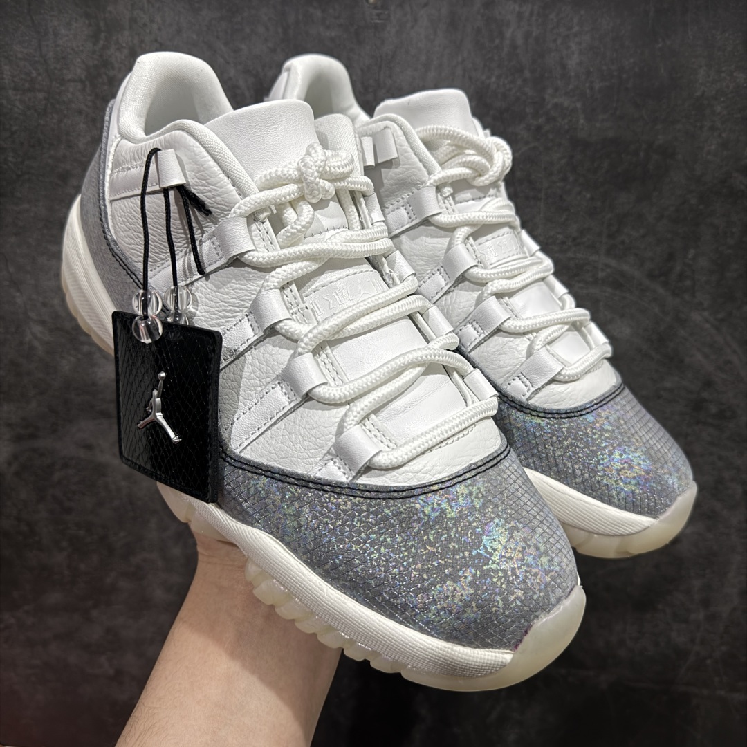 【外贸纯原】Air Jordan 11 Low AJ11乔11 \” CNY\” 蛇年彩喷限定 撕撕乐 男子文化篮球鞋 HQ7000-001n专业AJ外贸大厂出品 纯原质感进口头层皮料 中底拉帮线整体清洁度等各方面细节完全一键转发碾压市面诸多嘴炮\”纯原\” 尺码：40 40.5 41 42 42.5 43 44 44.5 45 46 47.5编号：X103800420-莆田鞋批发中心