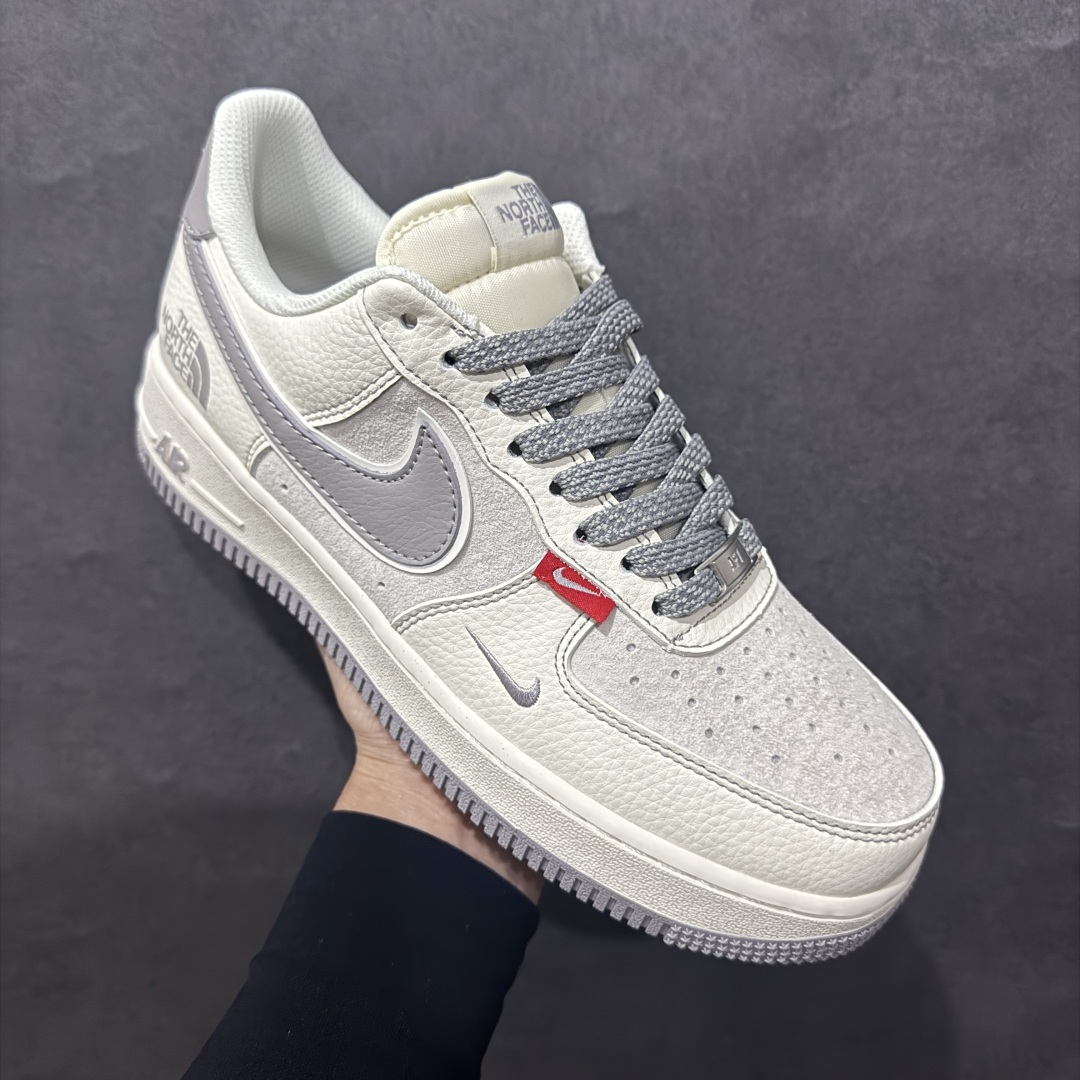 图片[3]-【定制版】Nk Air Force 1\’07 Low 北面联名 米灰红标 空军一号低帮休闲板鞋 BB7518-009rn#原楦头原纸板 原装鞋盒 定制五金配件 内置全掌气垫 原厂鞋底 r 尺码：36 36.5 37.5 38 38.5 39 40 40.5 41 42 42.5 43 44 44.5 45  编码：HXS310320-莆田鞋批发中心