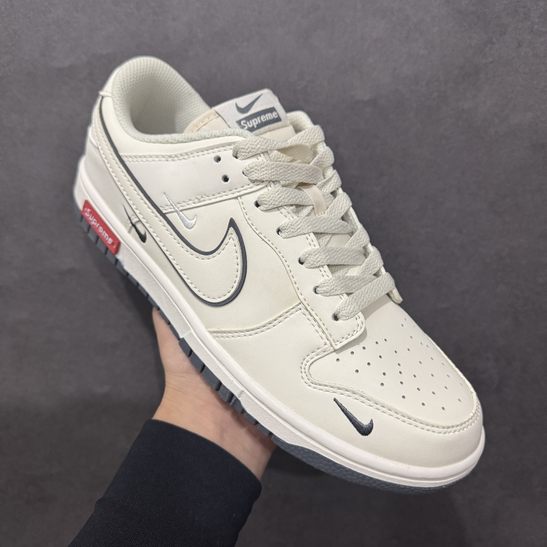 图片[3]-【定制版】Nike SB Dunk Low Supreme联名n纯原大厂出品 极力推荐原装头层材料 独家版型蒸餾加工n帶來的是更好的视觉和脚感体验n大厂纯原品质出货 清洁度电绣工艺 皮料切割干净无任何毛边 细节完美 官方货号: DJ2024 014 尺码：36 36.5 37.5 38 38.5 39 40 40.5 41 42 42.5 43 44 44.5 45 编码：HXS260280-莆田鞋批发中心