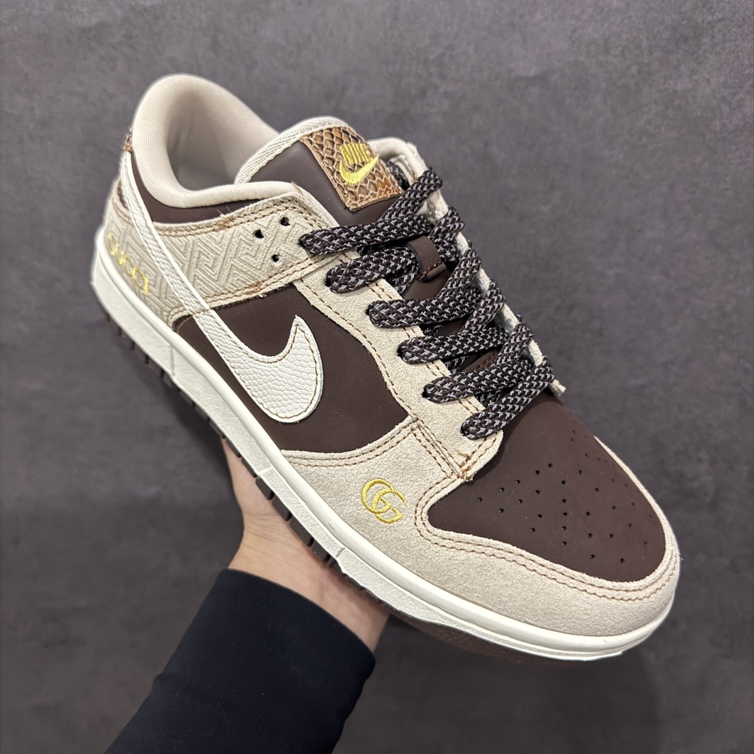 图片[3]-【定制版】蛇年限定 DIY定制款 原装公司级 Nk SB Dunk Low 蛇年限定配色 Dunk系列复古低帮休闲百搭板鞋 AG3702-859 定制鞋盒 大厂流水作业生产 超高清洁度 皮料切割干净无任何毛边 细节完美 r 尺码：36 36.5 37.5 38 38.5 39 40 40.5 41 42 42.5 43 44 44.5 45  编码：YB300320-莆田鞋批发中心