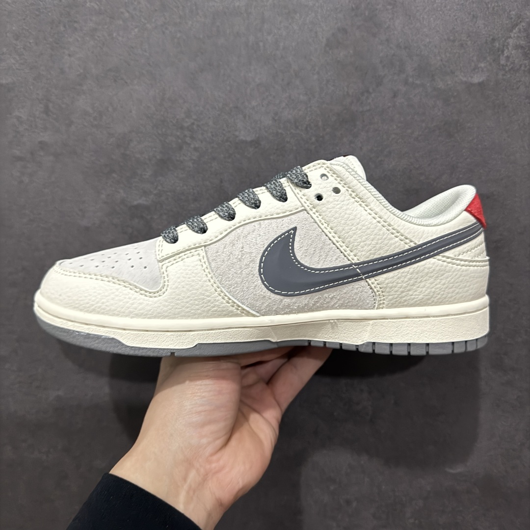 图片[2]-【定制版】Nike SB Dunk Low“SUP联名——猪八黑勾” 周年高端定制 低帮休闲板鞋 定制鞋盒 大厂纯原品质出货 超高清洁度 皮料切割干净无任何毛边 细节完美货号：FC1688-205nSize:36 36.5 37.5 38 38.5 39 40 40.5 41 42 42.5 43 44 44.5 45 编码：HXS320340-莆田鞋批发中心