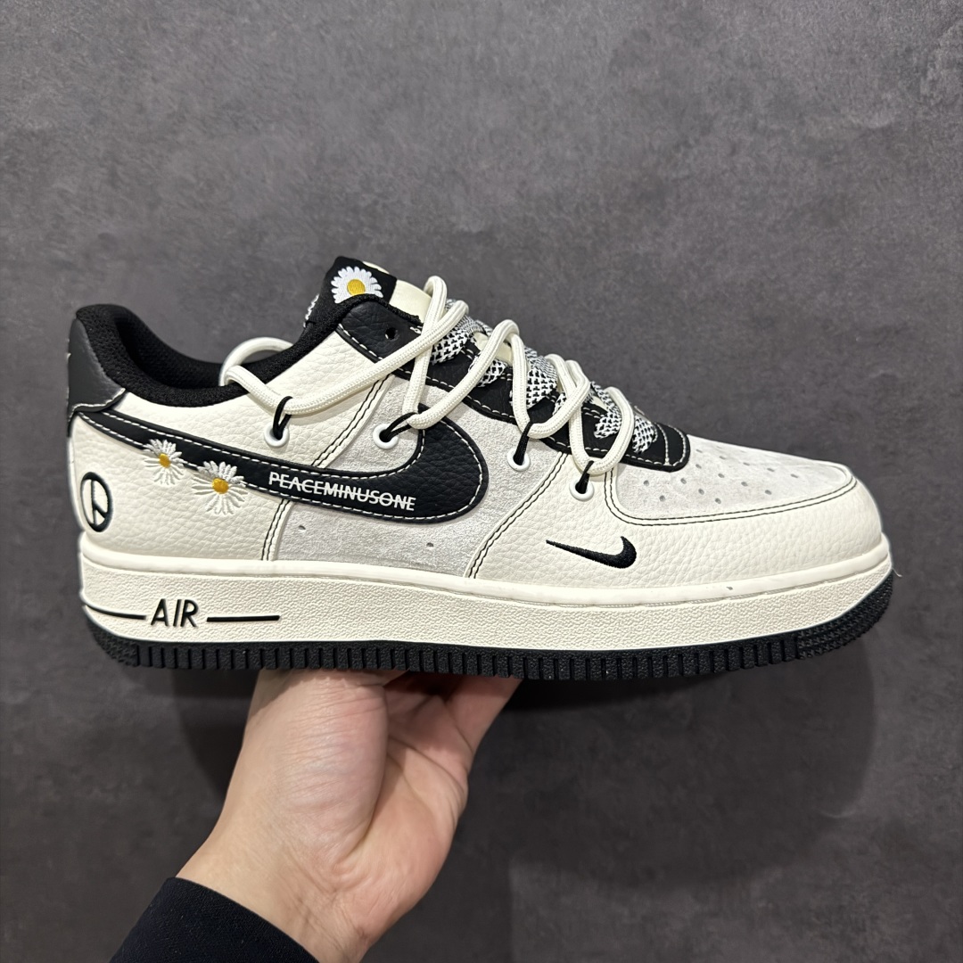 【定制版】海外限量发售NIke Air Force 1 \’07 Low “权志龙联名–雏菊抽绳”空军一号 低帮 运动鞋 休闲鞋 折边针车 工艺难度大 原楦头原纸板 原装鞋盒 定制五金配件 内置全掌气垫 原厂鞋底货号：DM6688-012 Size：36 36.5 37.5 38 38.5 39 40 40.5 41 42 42.5 43 44 44.5 45 编码：HXS310320-莆田鞋批发中心