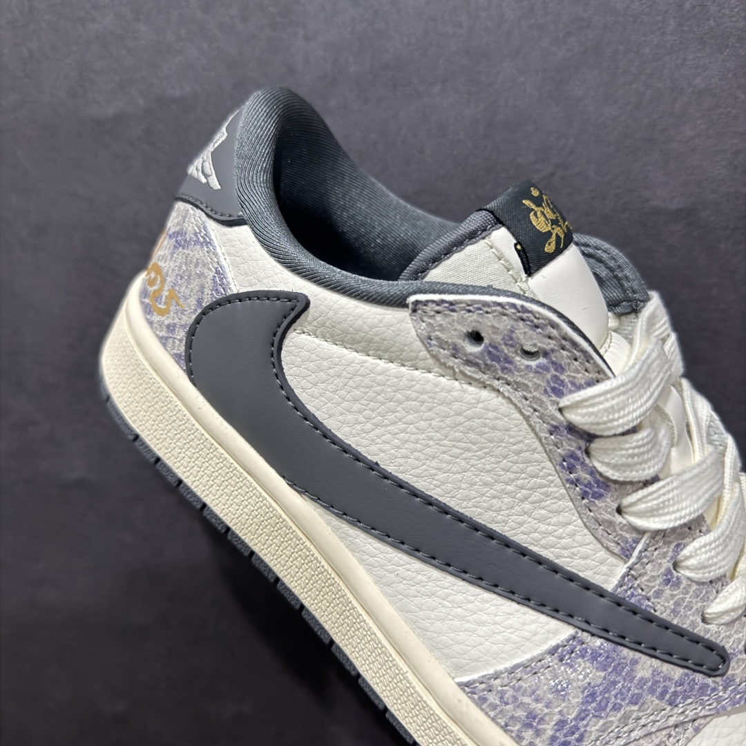 图片[6]-【定制版】Travis Scott x Nike Air Jordan 1 Low 蛇年限定nAir Jordan 1 Low 反转白灰紫小钩倒钩 纯原版本n全鞋采用原装头层皮，用料扎实 精雕细琢n鞋型极致还原 飞翼3D打印改良 深度立体四线中底拉帮皮料选材 钢印 背胶一应俱全 全新批次 原装原模大底全鞋原厂定制皮料，手感细腻正确折边工艺 完美细节诠释 官方货号：XS3086 010 Size：36 36.5 37.5 38 38.5 39 40 40.5 41 42 42.5 43 44 44.5 45 编码：HXS300320-莆田鞋批发中心