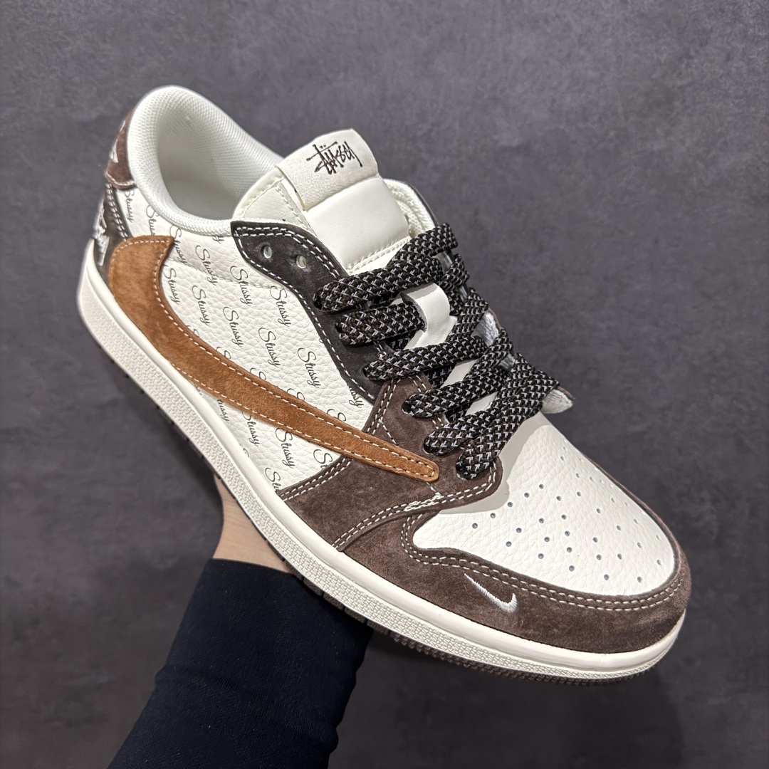 图片[3]-【定制版】Travis Scott x Nike Air Jordan 1 Low x The North FacenAir Jordan 1 Low 反转白棕小钩满天星倒钩全鞋采用原装头层皮，用料扎实 精雕细琢n鞋型极致还原 飞翼3D打印改良 深度立体四线中底拉帮皮料选材 钢印 背胶一应俱全 全新批次 原装原模大底全鞋原厂定制皮料，手感细腻正确折边工艺 完美细节诠释 官方货号：XS3086 007 Size：36 36.5 37.5 38 38.5 39 40 40.5 41 42 42.5 43 44 44.5 45 编码：CC300320-莆田鞋批发中心