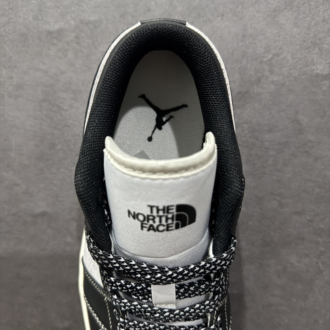 图片[7]-【定制版】Air Jordan 1 Retro Low x The North Face 灰黑小钩满天星n官方同步新色 原装级产物n拒绝公底 立体鞋型 细节完美 高清洁度购置公司同步原材料 原汁原味 忠于原版 货号：XS6086 011n码数：36 36.5 37.5 38 38.5 39 40 40.5 41 42 42.5 43 44 44.5 45 编码：CC300320-莆田鞋批发中心