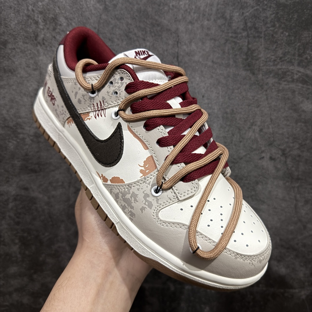 图片[3]-【YC纯原】NK Dunk Low 荒芜尽头 FB7160-161 定制系列天花板 无原鞋不开发 全系列得物原鞋一比一校对开发 配色持续更新中 终端对接 优势输出 全套原厂楦头原纸板数据档案倾力打造 原汁原味莞产 极致还原 圈内最强针车工艺 高端零售指定版 广东原厂配套原盒原标 鞋盒分三个尺码段 原厂冲刀 超高清洁度 全鞋零毛边皮料切割 采用原厂百宏鞋带以及原厂百宏织唛舌标 内标可供原厂几率过验 进口原装条纹中底布 四线拉帮白色点胶 原厂拉帮手法遵循公司 原厂电绣 极致还原 SIZE：36 36.5 37.5 38 38.5 39 40 40.5 41 42 42.5 43 44 44.5 45 46 编码：HXS300320-莆田鞋批发中心