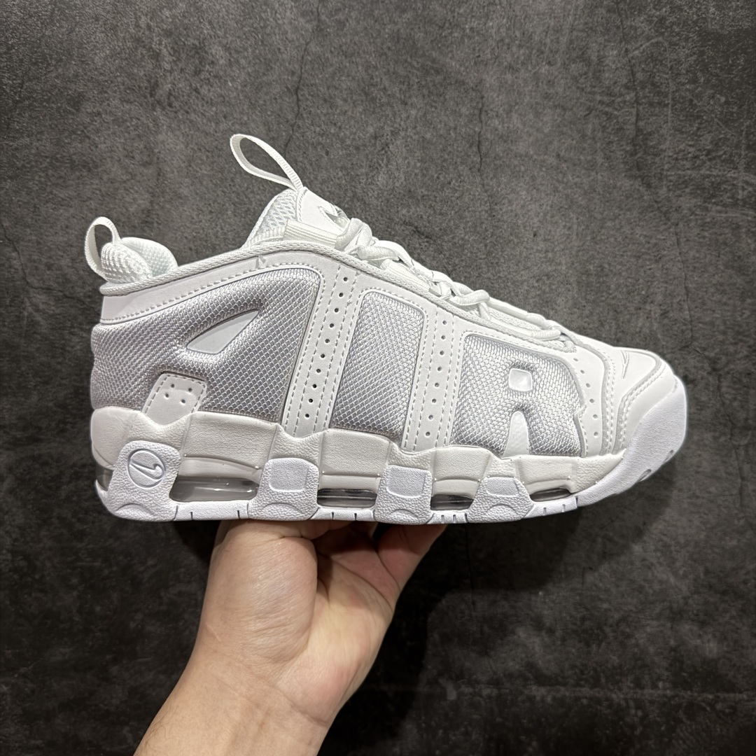 【CK纯原版】Nike Air More Uptempo 原装皮蓬n全新批次 Air More Uptempo绝对是耐克篮球鞋历史上最耀眼的里程碑之一，耐克一直以来都以不停的提升气垫容量来捍卫气垫的地位，当前后掌的花样全部玩尽之后，耐克终于还是打出了奠定王朝基础的一张牌：全掌外露气垫，U型气垫和Max Air的搭配是当时最切合实际的全掌气垫组合 货号：FZ3055-100 尺码：36-47.5 编码：CK310330-莆田鞋批发中心