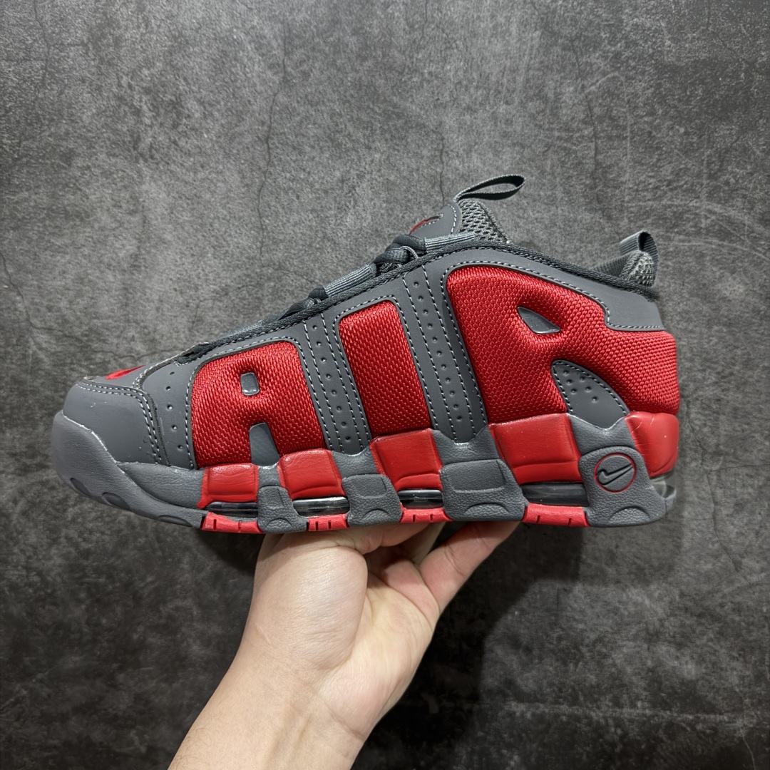 图片[2]-【CK纯原版】Nike Air More Uptempo 原装皮蓬n全新批次 Air More Uptempo绝对是耐克篮球鞋历史上最耀眼的里程碑之一，耐克一直以来都以不停的提升气垫容量来捍卫气垫的地位，当前后掌的花样全部玩尽之后，耐克终于还是打出了奠定王朝基础的一张牌：全掌外露气垫，U型气垫和Max Air的搭配是当时最切合实际的全掌气垫组合 货号：FZ3055-002 尺码：36-47.5 编码：CK310330-莆田鞋批发中心