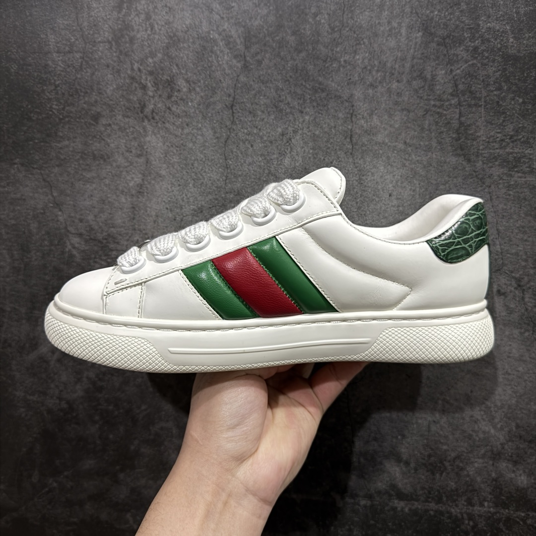 图片[2]-【广东纯原版本】Gucci Ace 米奇胖嘟嘟胖丁x休闲鞋 情侣鞋👫超软复古踩屎感 脚胖显腿瘦❤️n鞋面采用进口山羊皮 全对版材质版型n内里羊皮n大底橡胶发泡n码数:35-45 编码：KH430460-莆田鞋批发中心