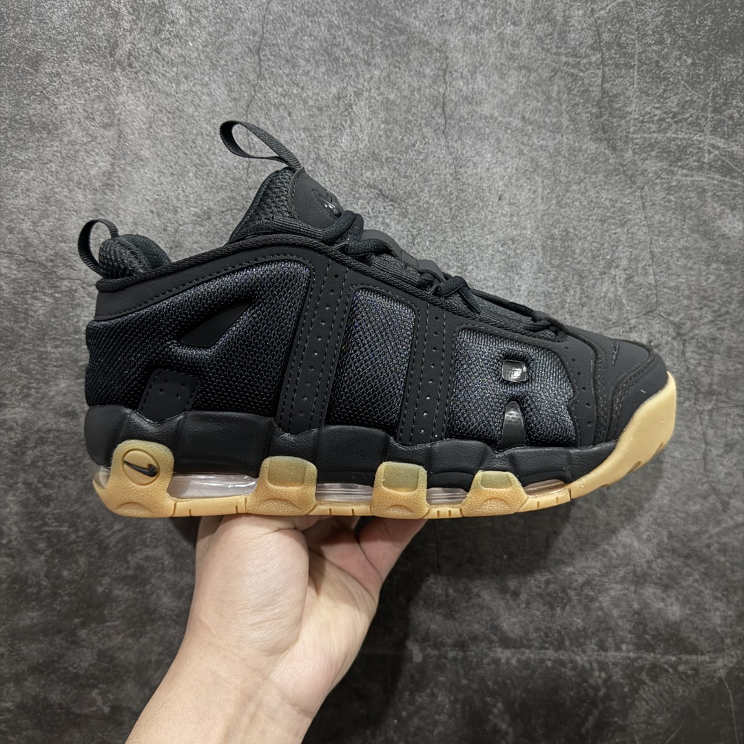 【CK纯原版】Nike Air More Uptempo 原装皮蓬n全新批次 Air More Uptempo绝对是耐克篮球鞋历史上最耀眼的里程碑之一，耐克一直以来都以不停的提升气垫容量来捍卫气垫的地位，当前后掌的花样全部玩尽之后，耐克终于还是打出了奠定王朝基础的一张牌：全掌外露气垫，U型气垫和Max Air的搭配是当时最切合实际的全掌气垫组合 货号：FZ3055-003 尺码：36-47.5 编码：CK310330-莆田鞋批发中心