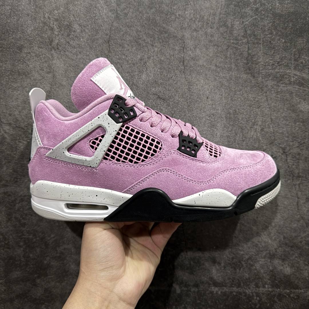 【OG纯原】Air Jordan 4 Retro \”Orchid\” 粉黑麂皮 AJ4 乔丹4代 猛男粉AQ9129-501n圈内知名大厂出货全套原纸板楦头开发 原厂特供皮料加持 确保原汁原味 完美呈现四代版型 一比一鞋头弧度高度鞋身弧度 数据细节工艺流程均保持原鞋一致 原厂TPU网格鞋带扣 正确内里网布 菱角分明不变形无多余毛边 柔软性质感一致于原鞋 市场唯一原厂鞋扣模具 背面可见隐藏注塑口 原厂织唛标 原厂飞人电绣工艺 尾指中部跳三针 独家绑鞋带手法 印刷中底布 四线拉帮 米色美纹纸贴合固定 进口港宝加持 后跟自然饱满 全鞋荧光划线卡点 追求极致完美 每一双都是工艺品 多重QC质检 超越公司货的品控标准 实实在在的免检产品  尺码：40-47.5  编码：OG470500-莆田鞋批发中心