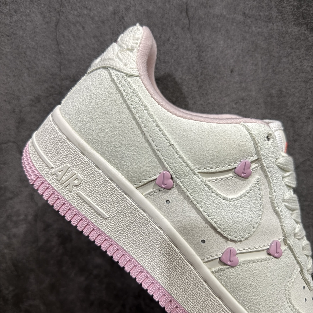 图片[7]-【纯原版】Nike Air Force 1 Low 空军苹果情人节正确卡色 顶级品质n原楦头原纸板 打造纯正空军版型 专注外贸渠道 全掌内置蜂窝气垫 原盒配件 原厂中底钢印、拉帮完美  货号：HV5992-111 Size：35.5 36 36.5 37.5 38 38.5 39 40 编码：GQ240260-莆田鞋批发中心