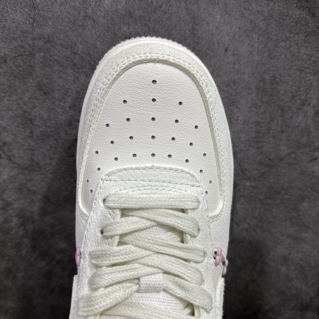 图片[5]-【纯原版】Nike Air Force 1 Low 空军苹果情人节正确卡色 顶级品质n原楦头原纸板 打造纯正空军版型 专注外贸渠道 全掌内置蜂窝气垫 原盒配件 原厂中底钢印、拉帮完美  货号：HV5992-111 Size：35.5 36 36.5 37.5 38 38.5 39 40 编码：GQ240260-莆田鞋批发中心