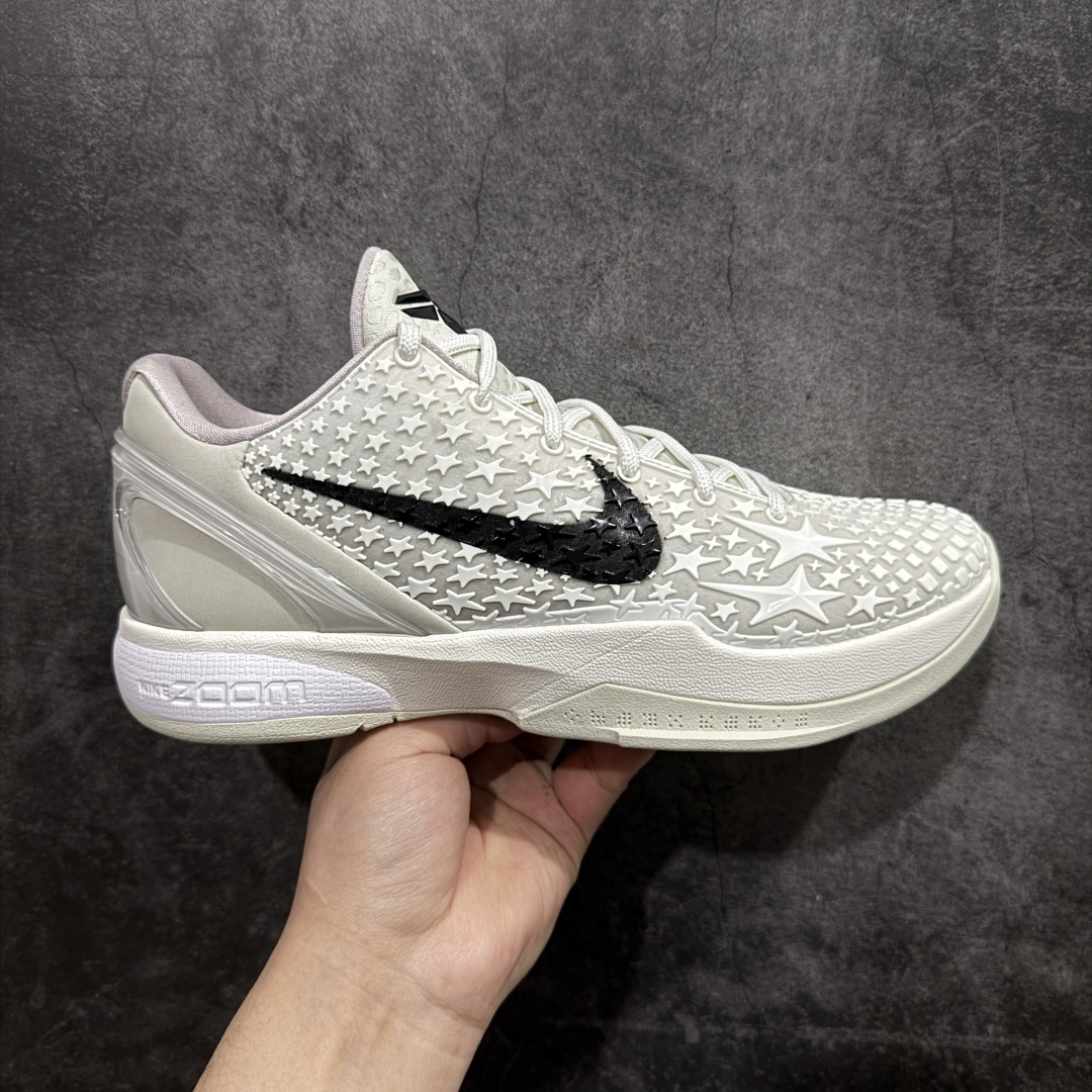 【Star版本】NK Zoom KOBE 6 Protro 科比六代 All Star 2.0全明星白色 FQ3546-100nn史上最强复刻 私人团队订单n细节完美对比公司货前掌超大Zoom Turbo气垫 后掌EVA缓震真正的原汁原味 还原ZP脚感 全身鞋材卡料色独家定制 唯一正确喷漆工艺Swoosh 正确凹凸蛇鳞工艺 正确鞋面渐变效果 内全置真动飞态线 独立原厂模具 最大尺码达到48.5码 首批不拼图大几率过验 亲测已过 支持各种高强度实战 无需担心 上脚价 补货周期极长 脚宽建议买大半码 科比系列前掌偏窄 不影响二次销售 支持七天无理由退换 尺码：40 40.5 41 42 42.5 43 44 44.5 45 45.5 46 47.5 48.5 编码：T520550-莆田鞋批发中心